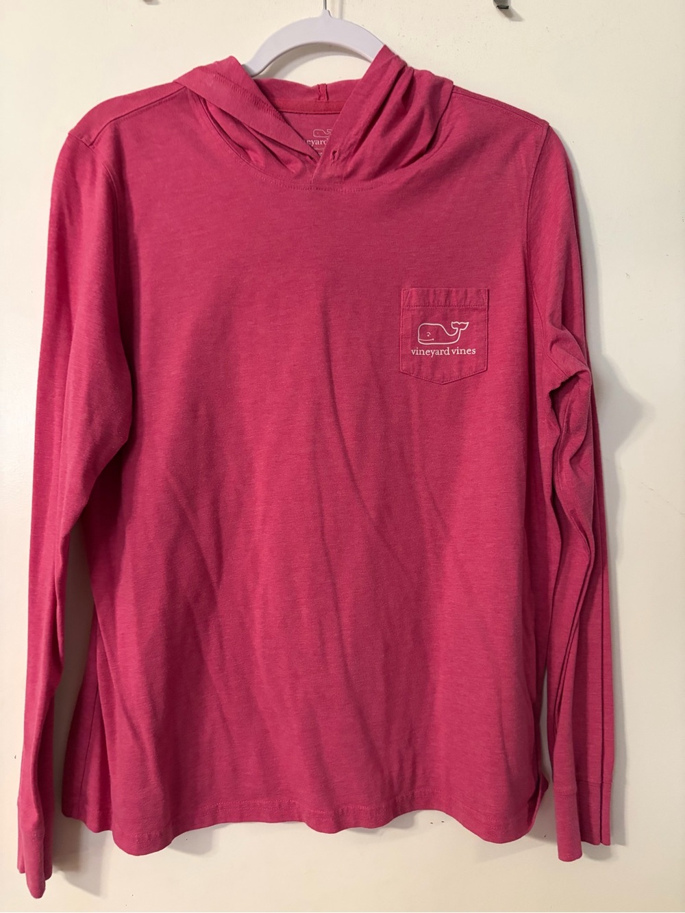Vineyard Vines Women’s Pink Hooded Long-Sleeve Tee with Pocket Whale